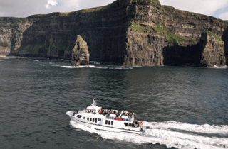 Von Dublin: Cliffs of Moher, Bootstour & Ailwee-Höhlen