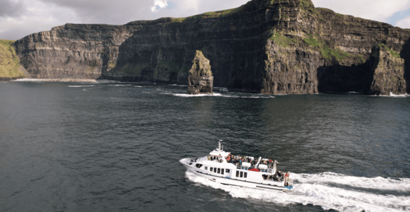 From Dublin: Cliffs of Moher, Boat Tour & Ailwee Caves