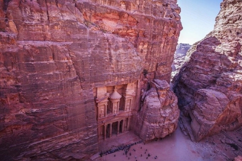 Amman – Petra – Wadi Rum i Morze Martwe 3-dniowa wycieczkaAmman-Petra-Wadi Rum-Morze Martwe 3-dniowa wycieczka Minivanem 7 osób