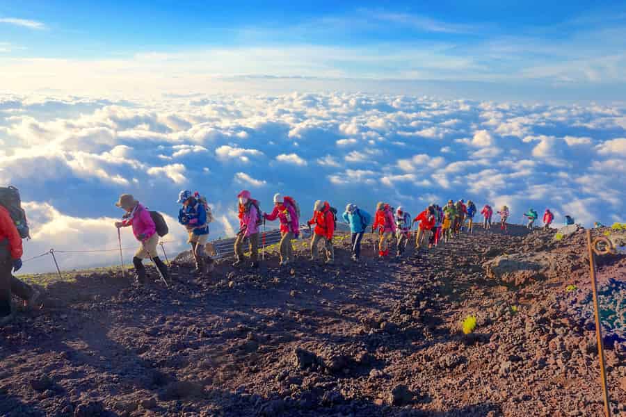 Fuji: 2-tägige Besteigung über den Hoei-Krater auf einem ruhigeren Pfad. Foto: GetYourGuide