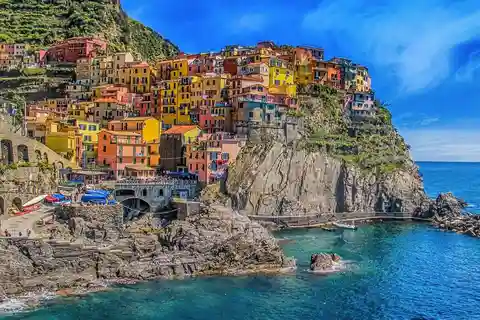 La Spezia: Morning or Sunset Cinque Terre Tour & Aperitif