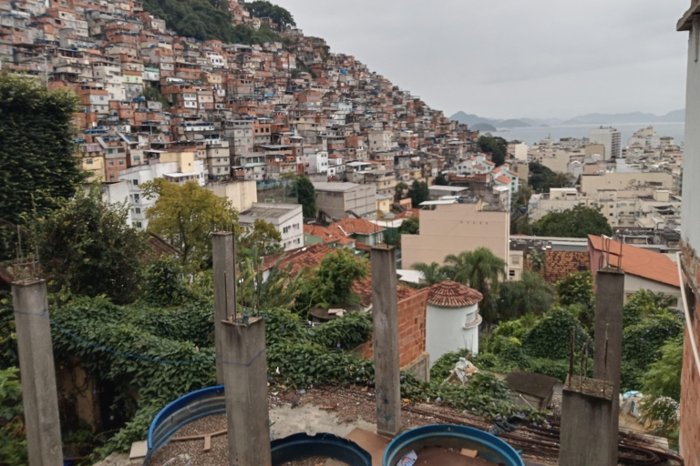 Río de Janeiro: ¡Visita a una favela en Copacabana con guía local!Río de Janeiro: Recorrido por la favela de Highligths con actividades locales