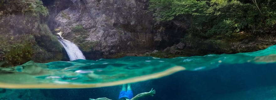 Shkodër-Theth : visite d'une journée, Œil Bleu (randonnée) et cascade de Grunas