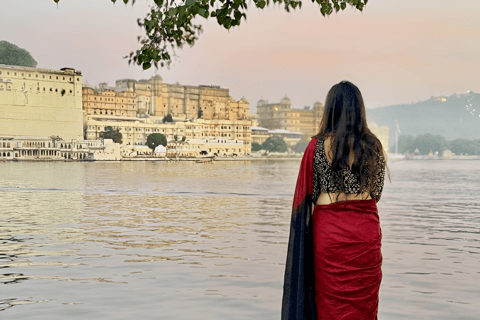 Udaipur: Instagram Photo Tour with Boat Ride & Sunset Views Tour by Car with an Expert Guide