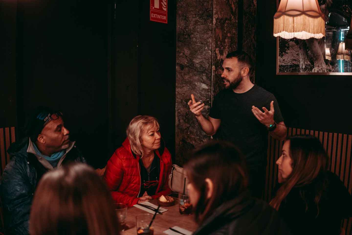 Barcelona: Gothic Quarter Tipsy Tasting Tapas Tour + History