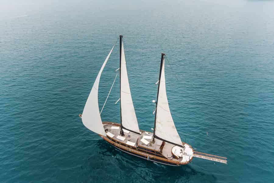 Athen: Agistri und Aegina Yachttour mit Mittagessen und Schwimmen