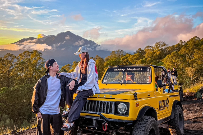 Bali: Mount Batur Jeep Sunrise and Hot Spring All InclusiveTour particular de jipe com traslado