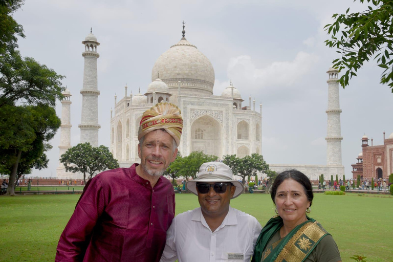 Excursão de um dia ao Taj Mahal e ao Forte de Agra a partir de AhmedabadPasseio sem voos