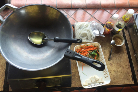 Koh Lanta : Cours du soir à l'école de cuisine thaïlandaise de Lanta