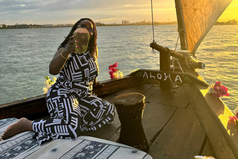 Mombasa: City Tour and Evening Dhow Cruise with Pickup
