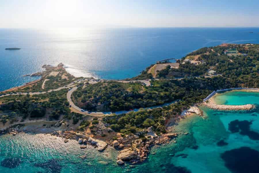 Athen: Riviera-Ausflug: Schwimmen im Vouliagmeni-See & lokale Leckereien. Foto: GetYourGuide