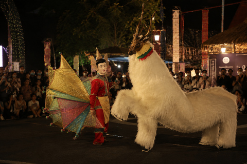 Yi Peng: Loy Krathong Festival with Buffet & Lantern Release