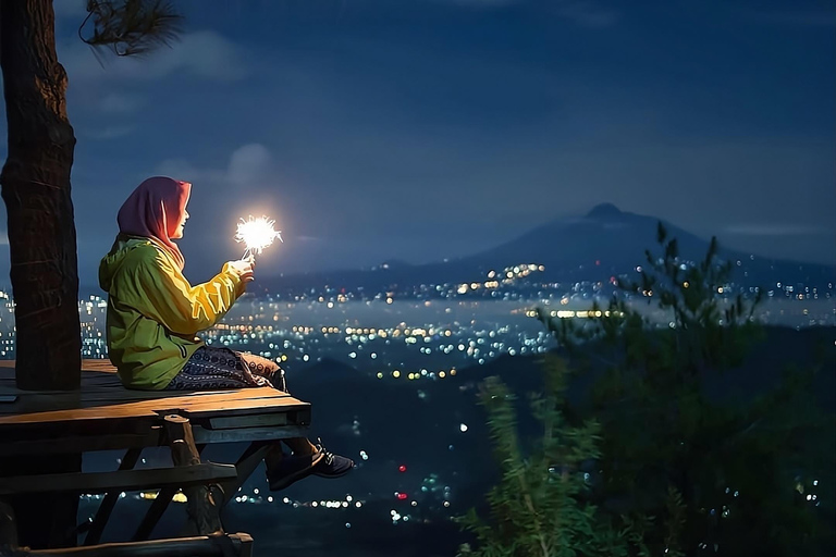 Yogyakarta: Cave, Highland, Sunset, &amp; Night View Day Tour