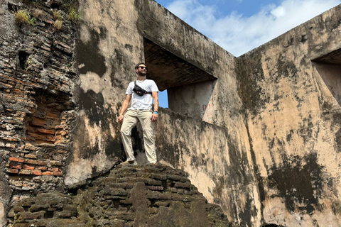 Yogyakarta Palace and Watercastle Guided Tour Private Transfer: Palace & Water castle Guided Tour