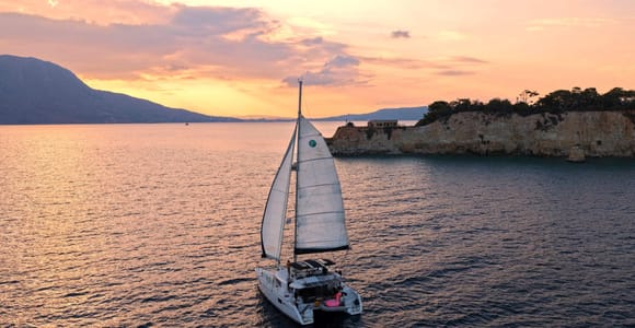 Souda: Luxury Catamaran Cruise with Sushi & Open Bar, Slide