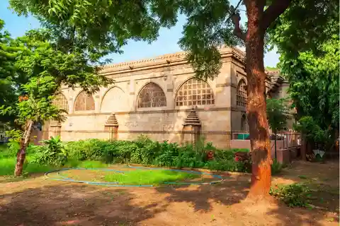 Explore the Best of Ahmedabad by Car (Guided Full Day Tour)