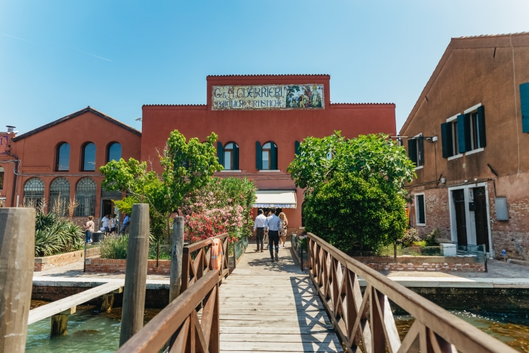 Boat Trip: Glimpse of Murano, Torcello & Burano Islands Tour in French – Railway Station Departure
