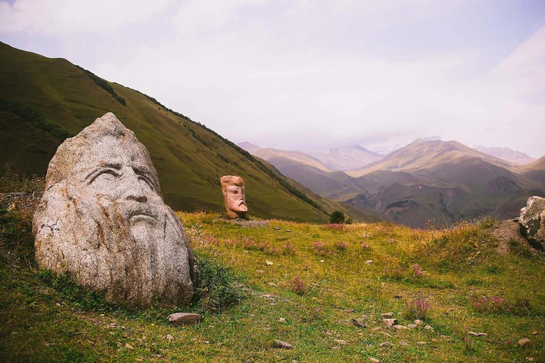 From Stepantsminda:Sno stone & Truso Day Trip with Driver