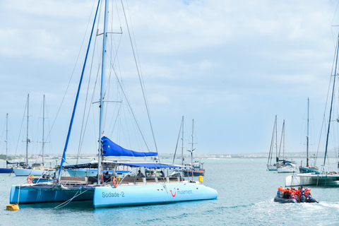 Boa Vista Catamaran Tour: All Inclusive Bay CruiseAdults Only - Boa Vista Catamaran Tour: All Inclusive