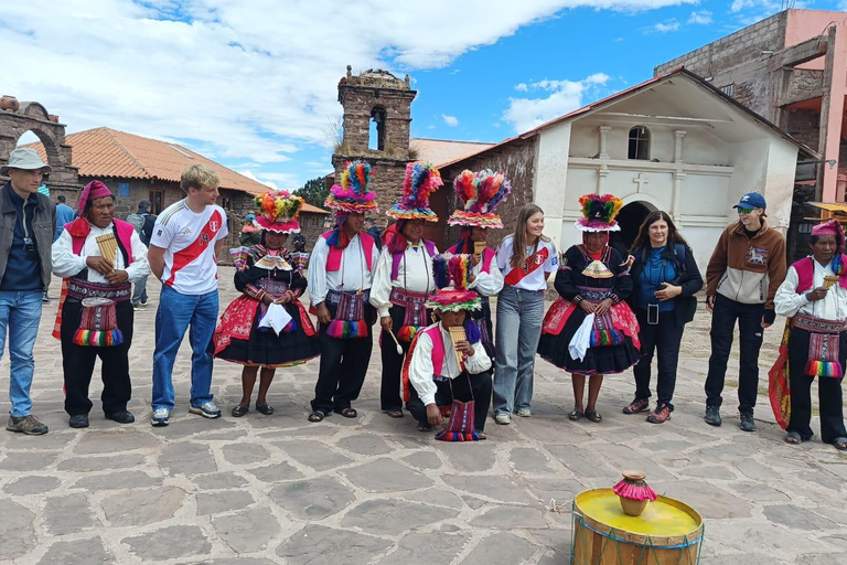 Puno: Uros Floating Islands + Taquile Natural Island (Full Day) with Guide Puno: Floating Uros Islands + Taquile Natural Island (Full Day) with Guide