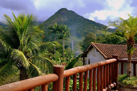 Paraty: destylarnia Engenho D'Ouro z degustacją i wodospadami
