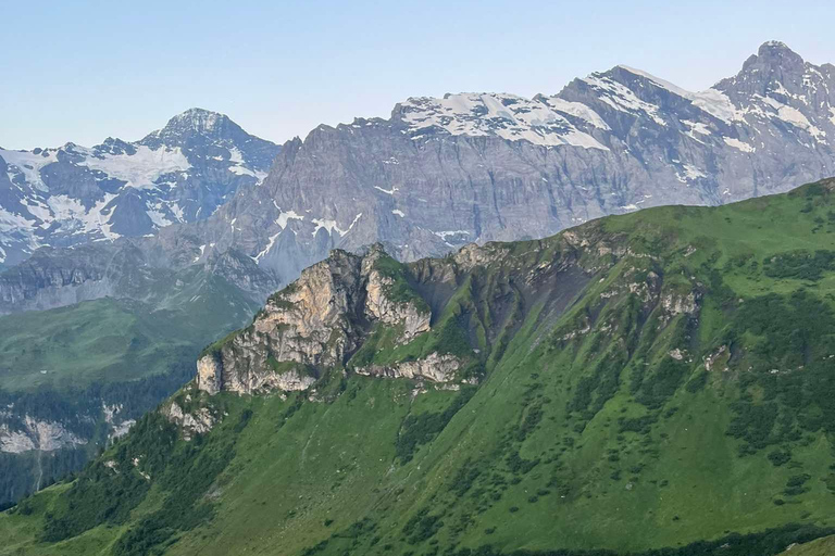 Interlaken: Scenic hiking tour from Mürren to Rotstock hut.