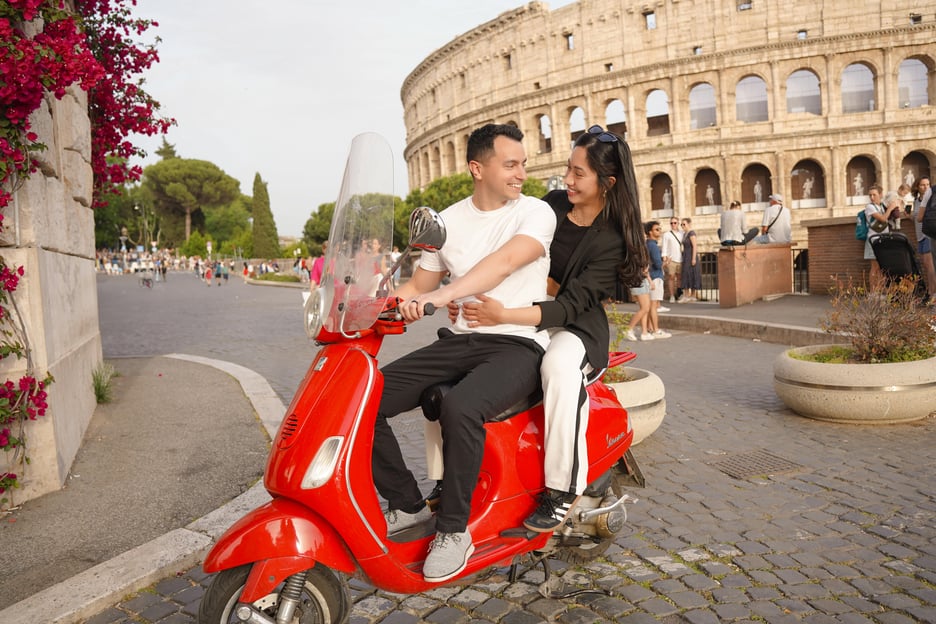 Rome: Vespa Tour with Historic City Highlights