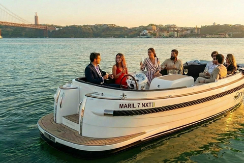 Lisbon: Pastel de Nata & Coffee Premium Boat Experience Lisbon – Sunset Porto Tonic Premium Boat Experience