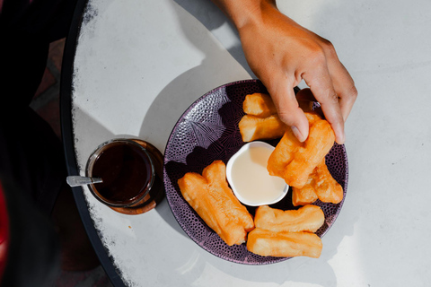 جولة طعام أطباق برابانغ مع أكثر من 15 تذوقًا