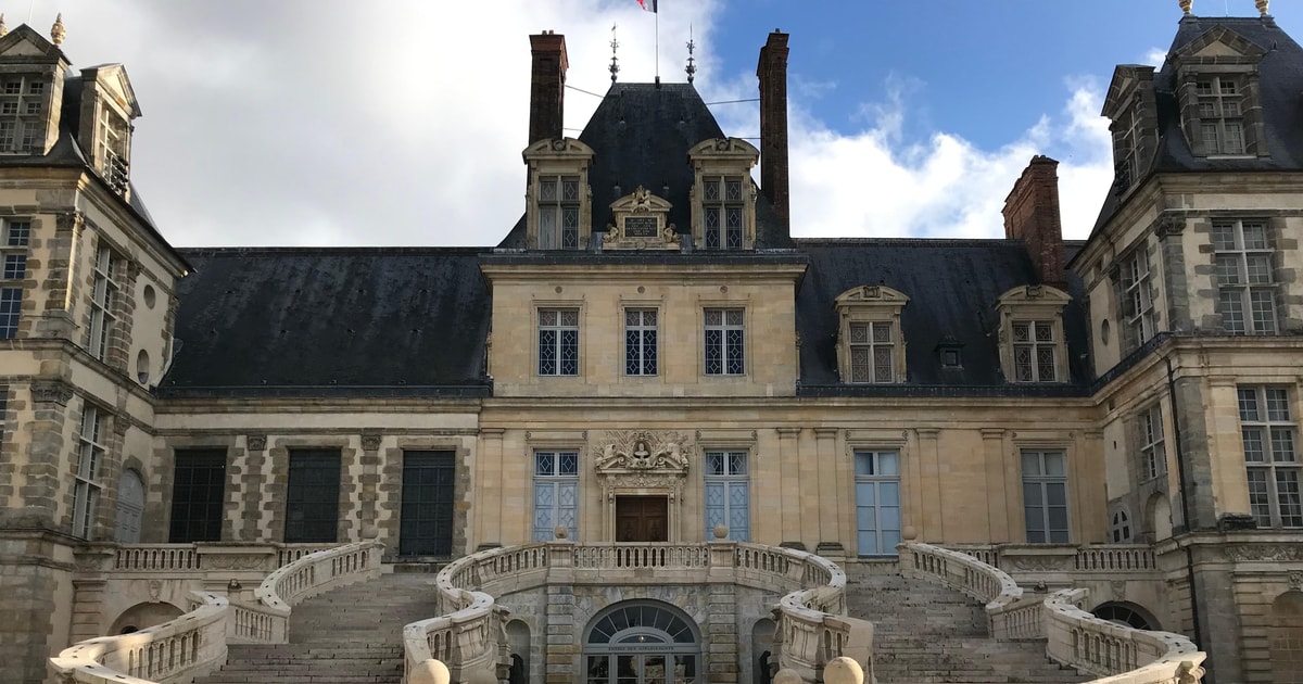 Chateau Fontainebleau: Guided Tour Semi-private, Group Max 8 | GetYourGuide