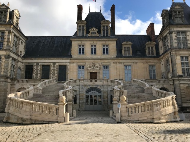 Visit Château Fontainebleau English semi-private guided tour max 6 in Fontainebleau