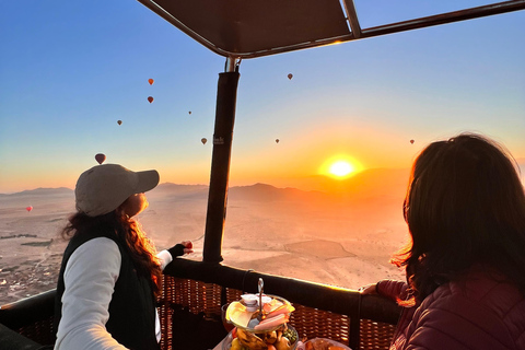 Marrakech: Volo in mongolfiera, colazione berbera e giro in cammello