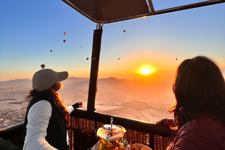 Marrakech: Voo de balão, café da manhã berbere e passeio de camelo