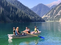 Almaty, Kolsai Kaindy Lakes & Charyn Canyon Tour di 2 giorni - Housity