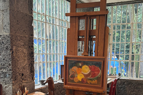 Mexico City: Intimate Frida Walking Tour & La Casa Azul.