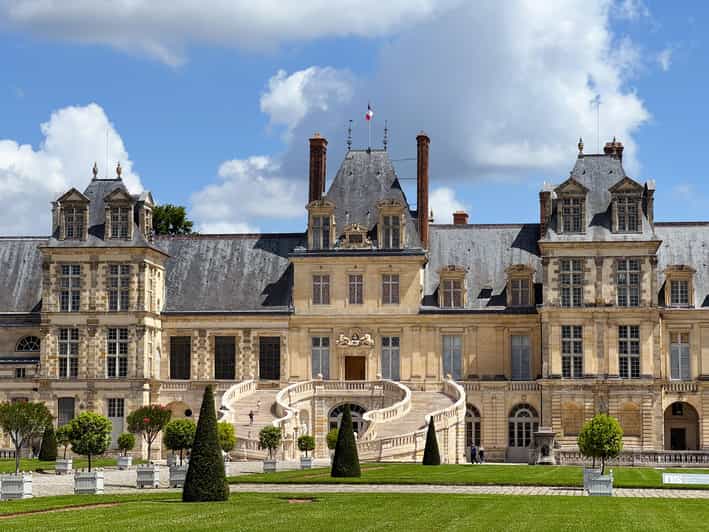 Fontainbleau Castle and Provins Medieval City
