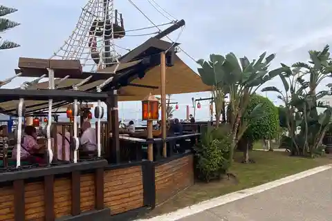 Puerto Banus:PRIVATE harbor tour P.Banus tapas and cocktail tasting
