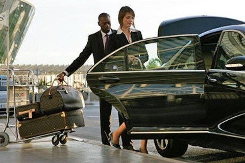 Vienna: Vienna airport transfer from or to the airport