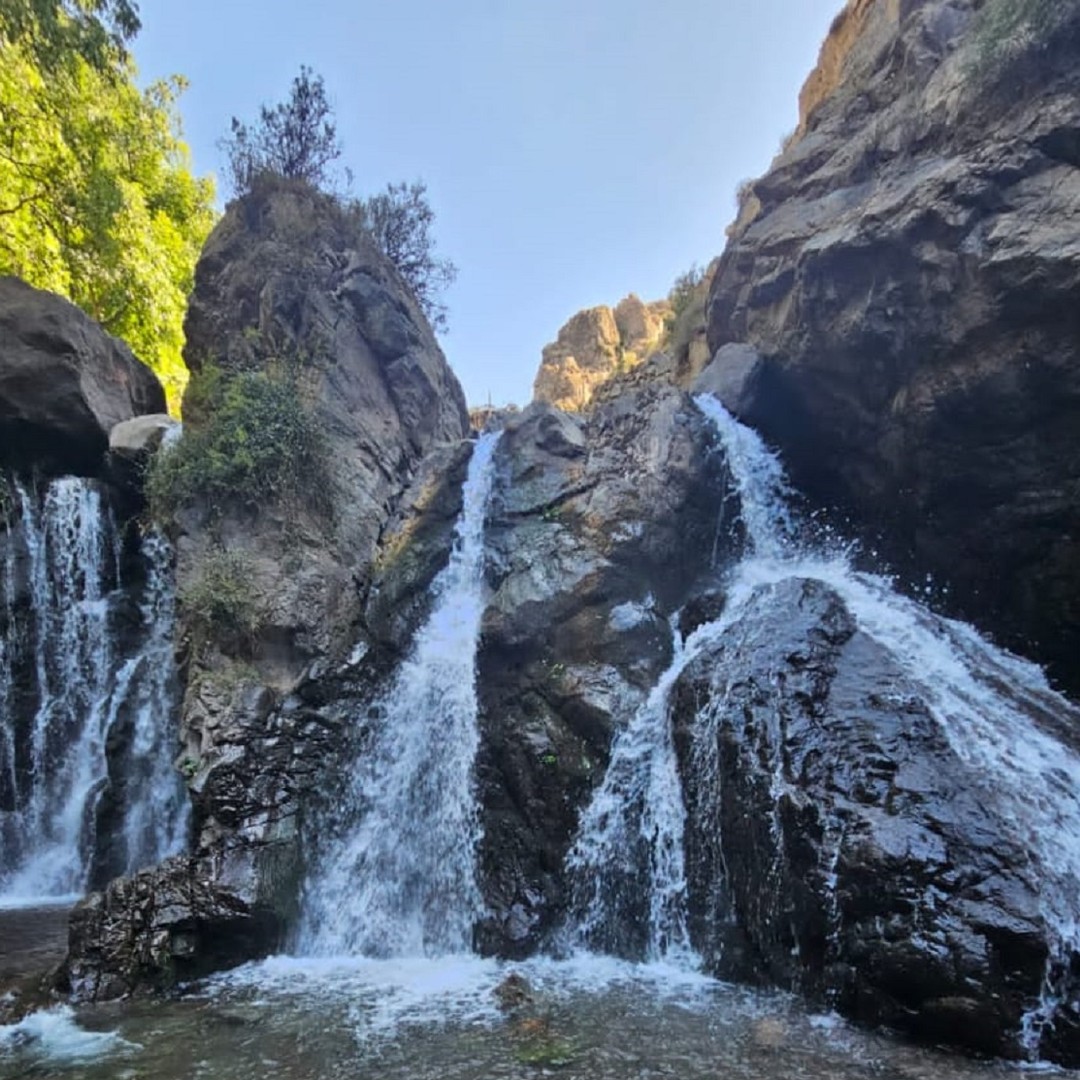 Randonnée d'une journée dans les montagnes de l'Atlas, la vallée de Threev et les chutes d'eau - trekking
