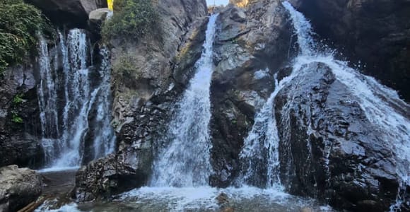 Randonnée d&#39;une journée dans les montagnes de l&#39;Atlas, la vallée de Threev et les chutes d&#39;eau