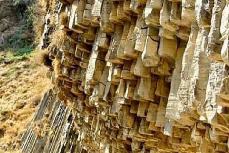 Excursion à la Symphonie des pierres, Geghard et cuisson de Lavash à Garni