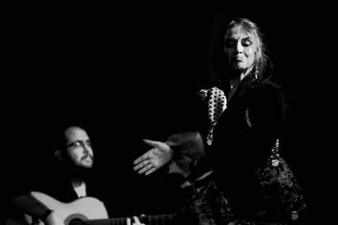 Málaga: show de flamenco no centro de arte KelipéIngresso - C - Mesas altas