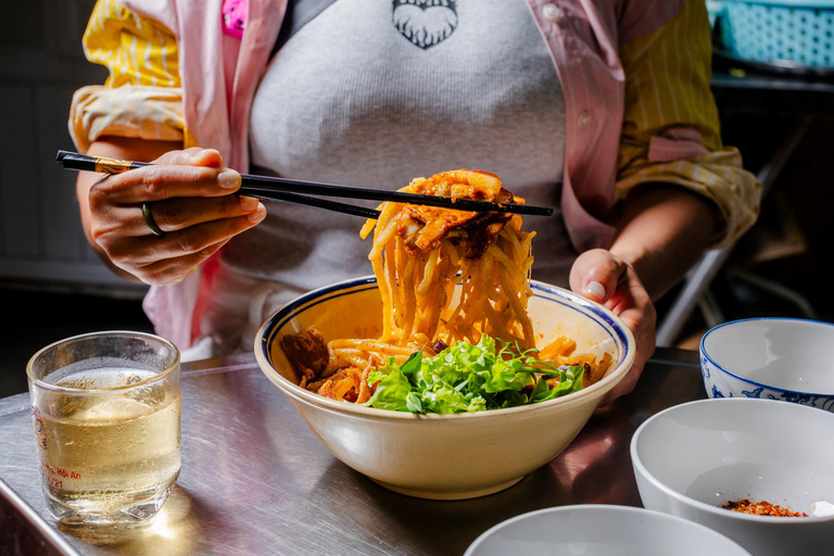 Hoi An Bites Food Tour with 15+ Tastings