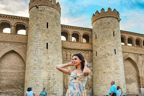 Zaragoza: Complete tour, one thousand and one nights experience with dinner