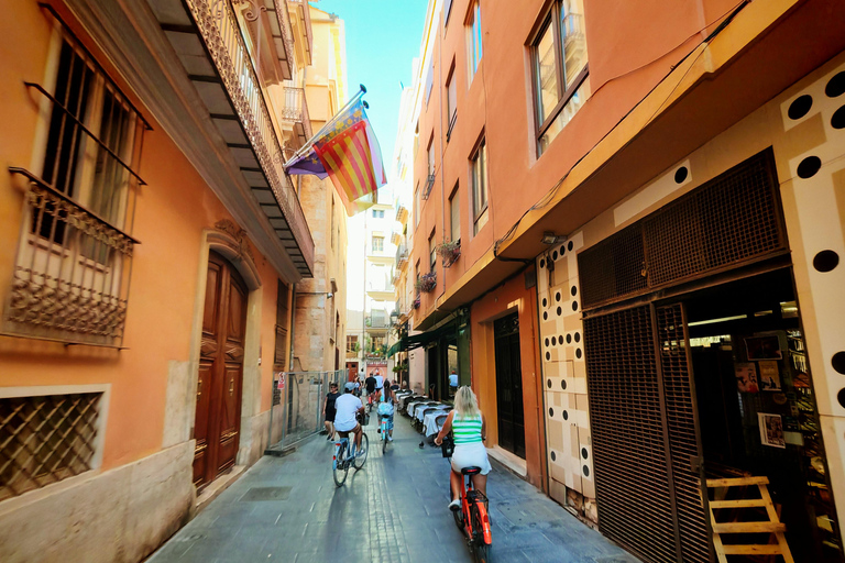 Valencia: tour guidato in e-bike dal centro storico alla Città delle ArtiTour guidato in bici d&#039;epoca