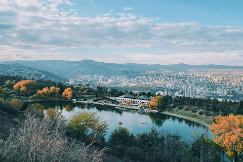 Tbilisi 2 parki: Jezioro Żółwi i park Dedaena z pchlim targiemWycieczka prywatna