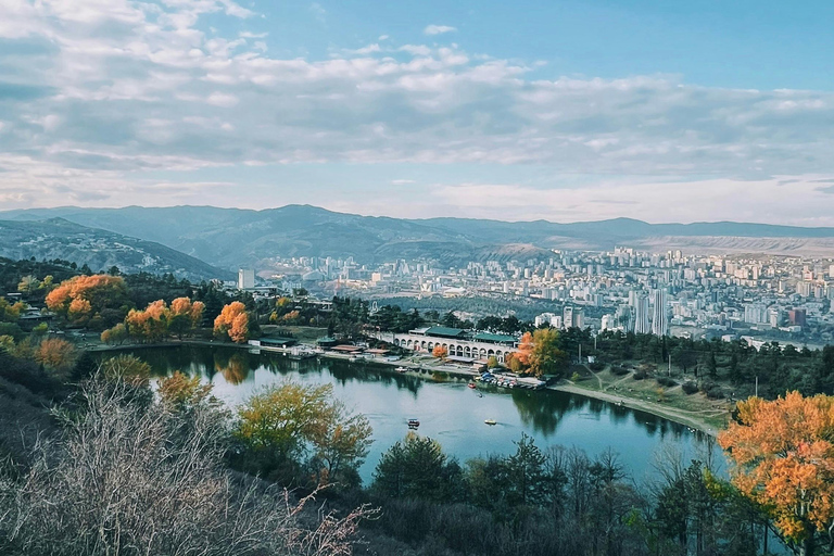 Tbilisi 2 parken: Schildpaddenmeer &amp; Dedaena Park met vlooienmarkt