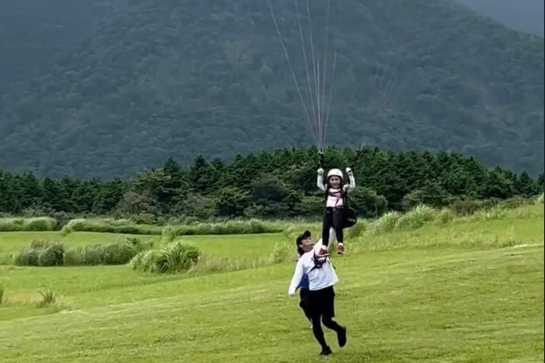 Tokyo - Paragliding Experience with Mt. Fuji Views Tandem flights-instructor will handle the controls of flight