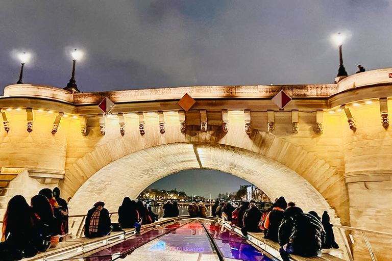 Paris : Croisière nocturne sur la Seine avec dégustation de gaufresParis : croisière nocturne sur la Seine avec dégustation de gaufre