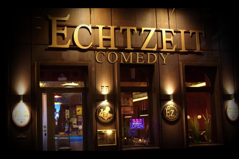 Cologne: Echtzeit Comedy & Grill on a weekday: Live, delicious, funny! Cologne: Real-Time Comedy & BBQ on a Weekday: Live, Delicious, Funny!